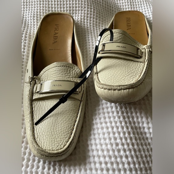 Vintage Prada cream White Leather Loafers size 6.5 - Picture 3 of 4
